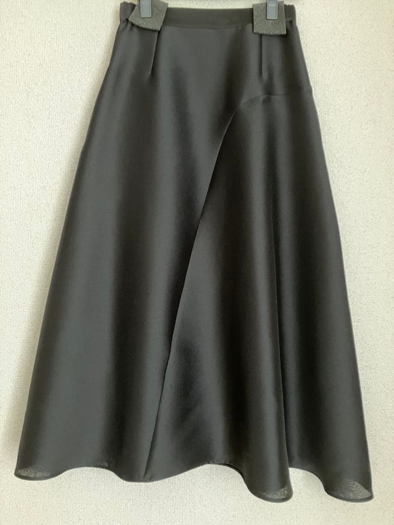 新品タグ付 MW サテンボリュームスカートブラック 38/ M