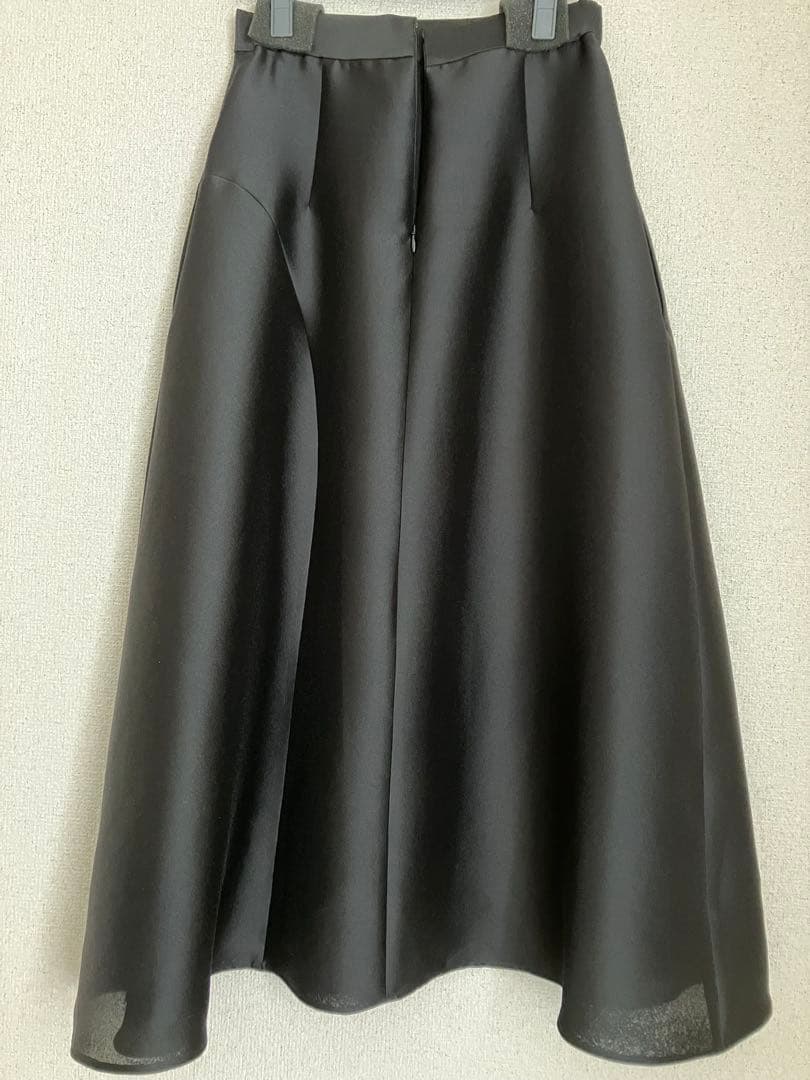 新品タグ付 MW サテンボリュームスカートブラック 38/ M