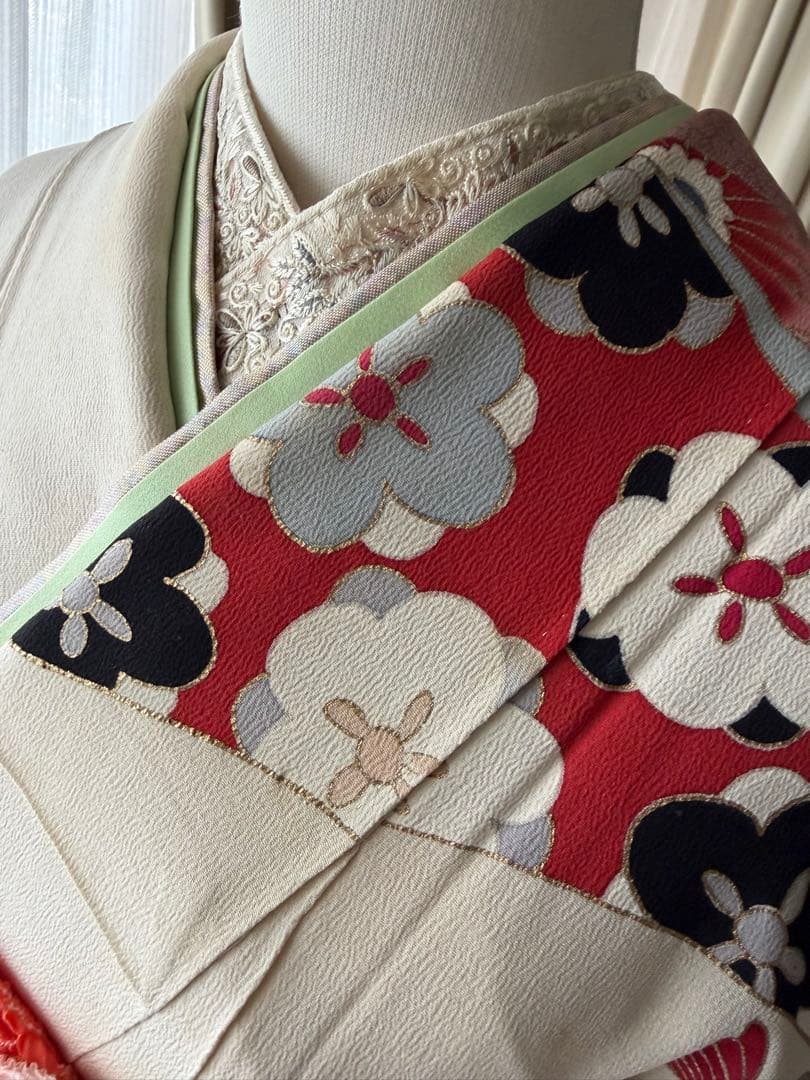 振袖フルセット ベージュホワイト 古典柄 金彩 手刺繍