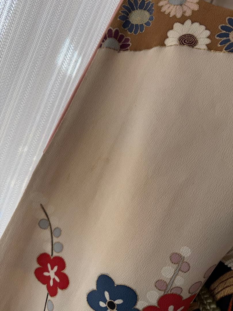 振袖フルセット ベージュホワイト 古典柄 金彩 手刺繍