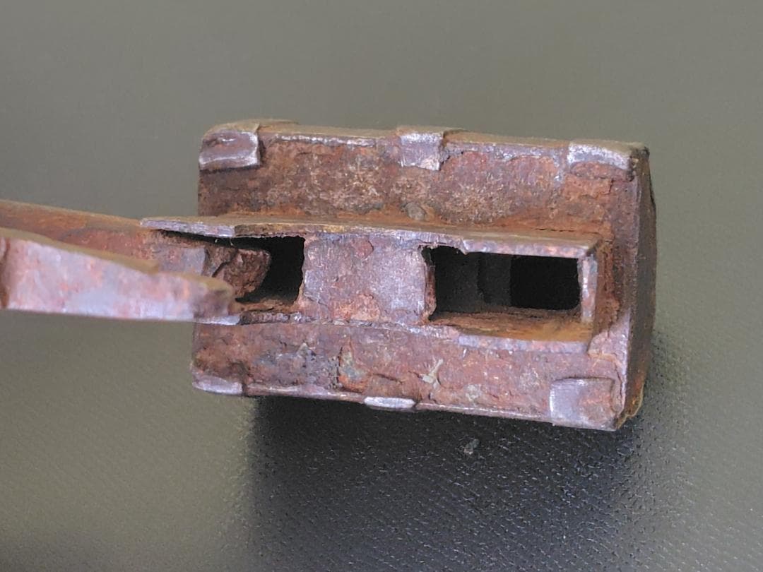 時代物 ねじ式 錠前 鍵付き / 古錠 回し鍵 南京錠 からくり錠風 蔵 骨董