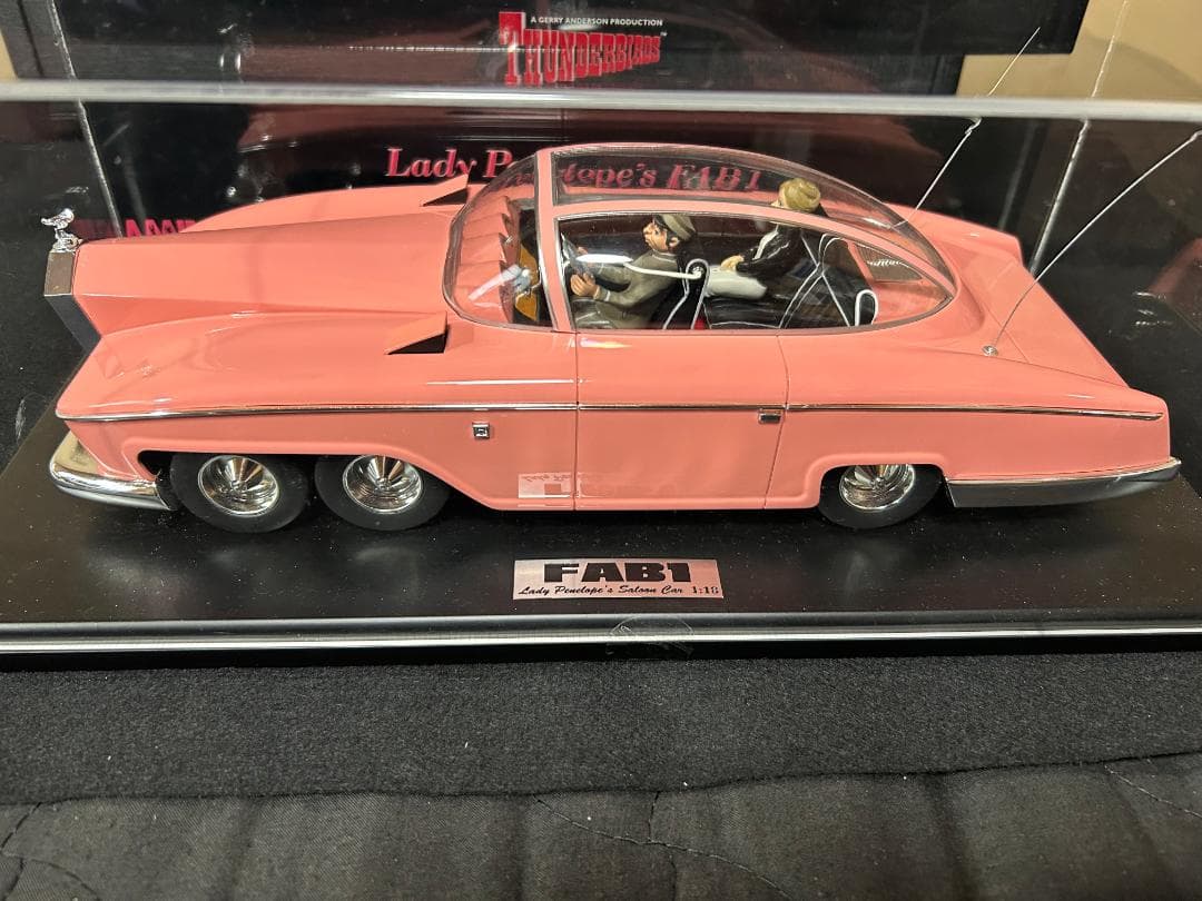 AMIE 1/18 Lady Penelope's FAB1 ケース付き
