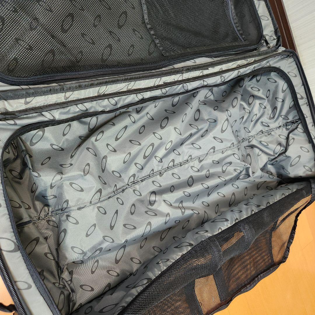 【のりぞ〜】 OAKLEY オークリー 大型 キャリーケース カモフラ