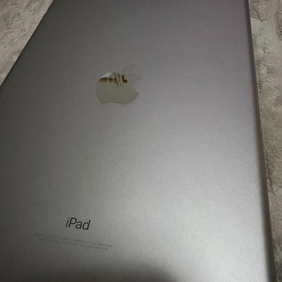 Apple iPad (第６世代) 32GB シルバー ケース付き