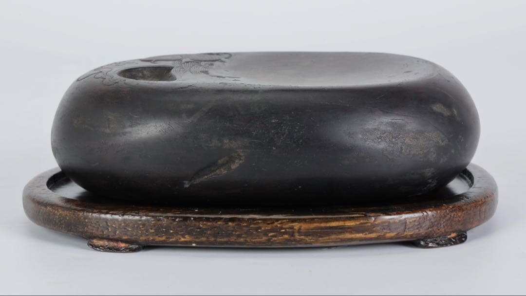 中国古玩 端渓硯 鯉図陽刻 唐木台付 文房四宝 書道具 古美術 骨董品 中国美術