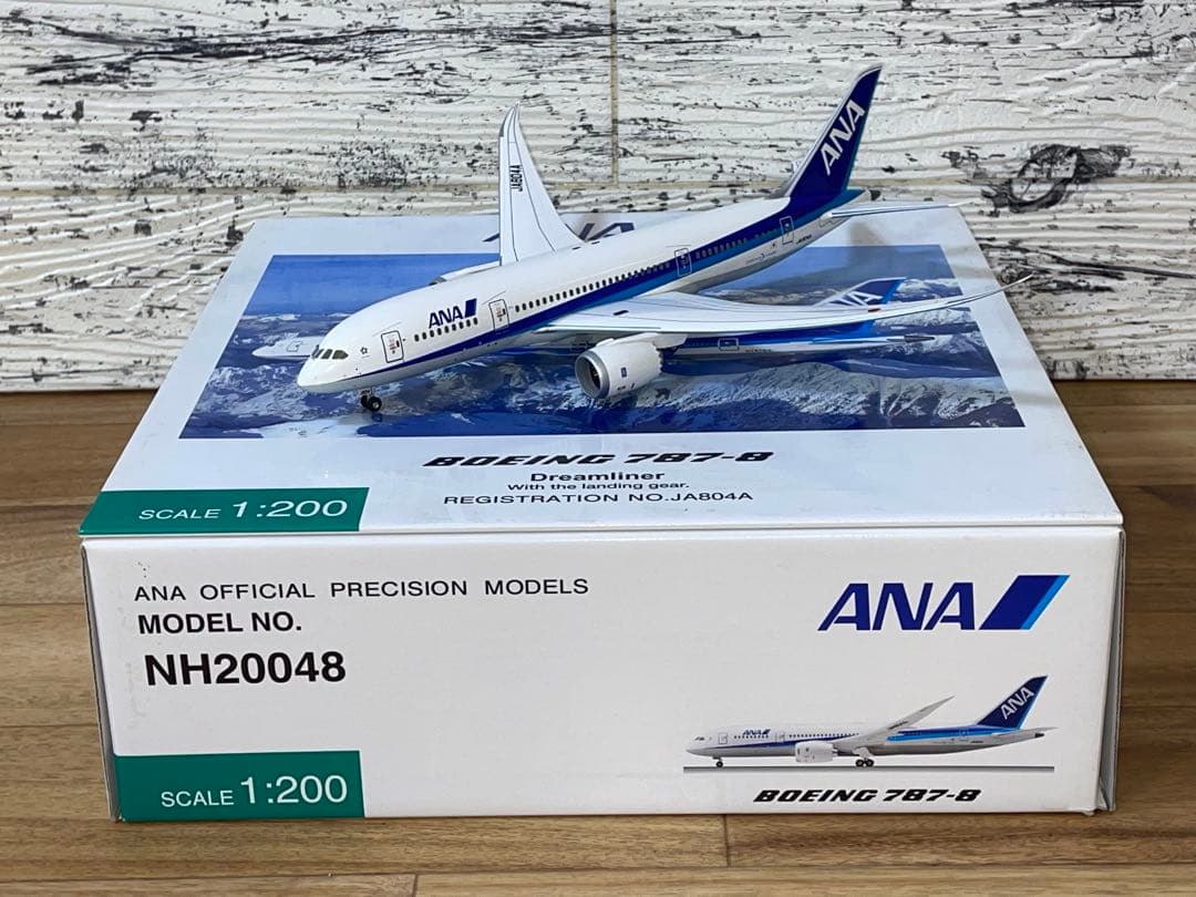 全日空商事 1/200 ANA ボーイング B787-8 JA804A 台座付き
