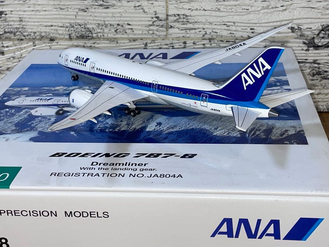 全日空商事 1/200 ANA ボーイング B787-8 JA804A 台座付き