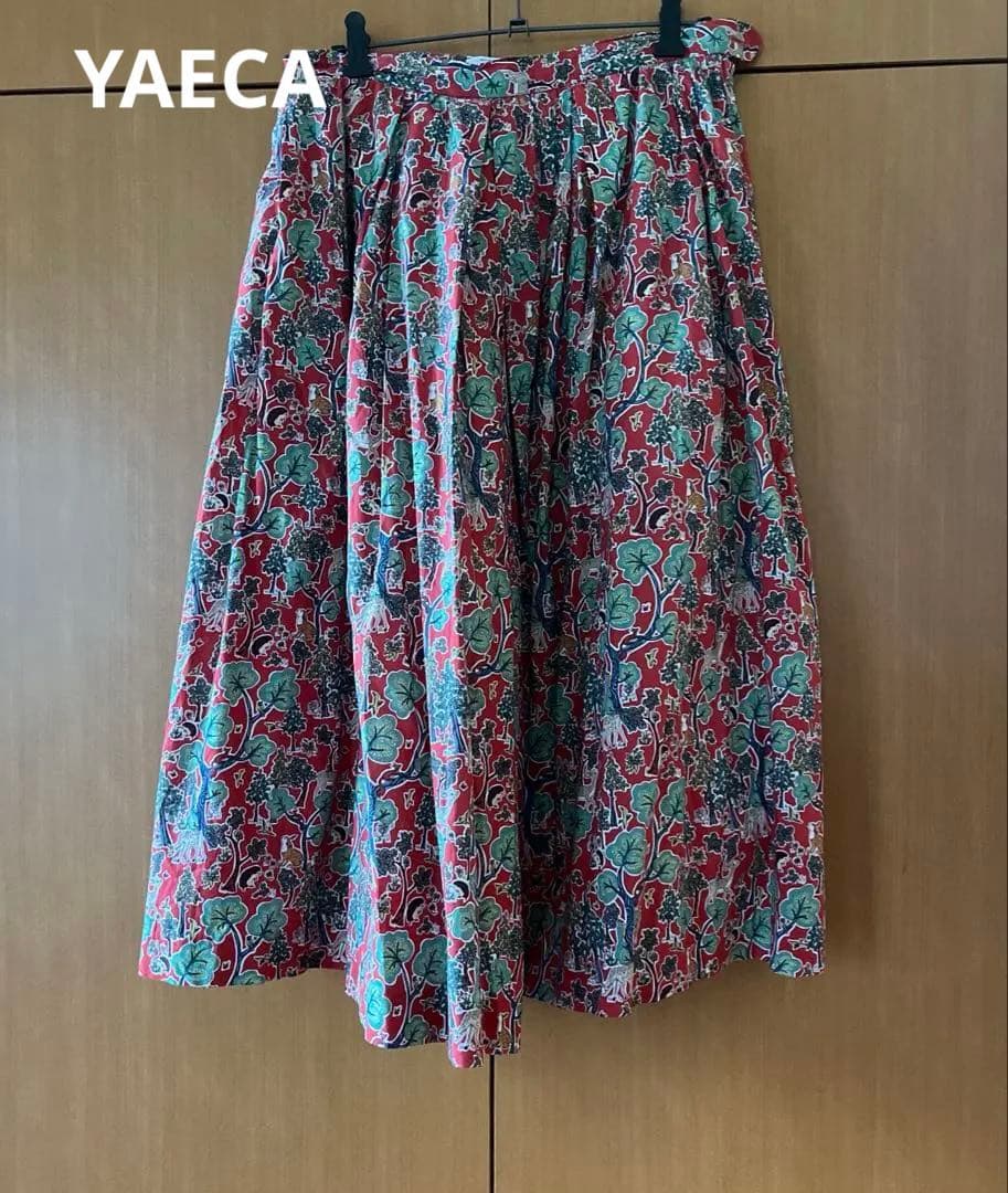 YAECA リバティプリント タックキュロットパンツ