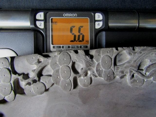 ☆硯　中国古玩　端渓硯　裏に銘有　花に飛鶴図　重さ5,6㎏☆