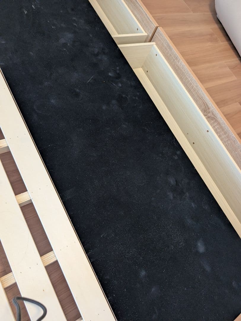 【送料込】ベッドフレーム　1台　シングル　ヘッドレス　ニトリ