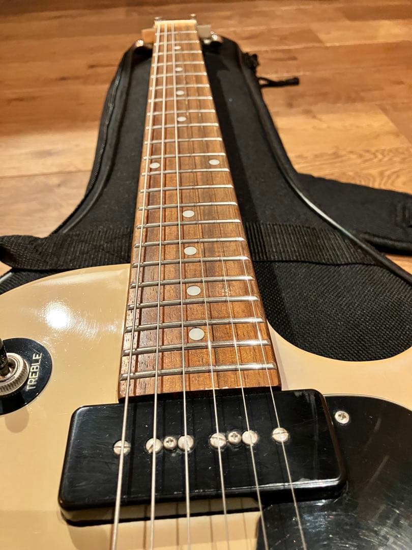 Epiphone Les Paul special クリーム色