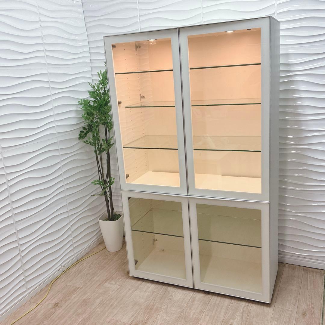 ◇大阪府 神戸市 配達料無料！arflex◇キャビネット◇ 照明付き◇ガラス扉◇