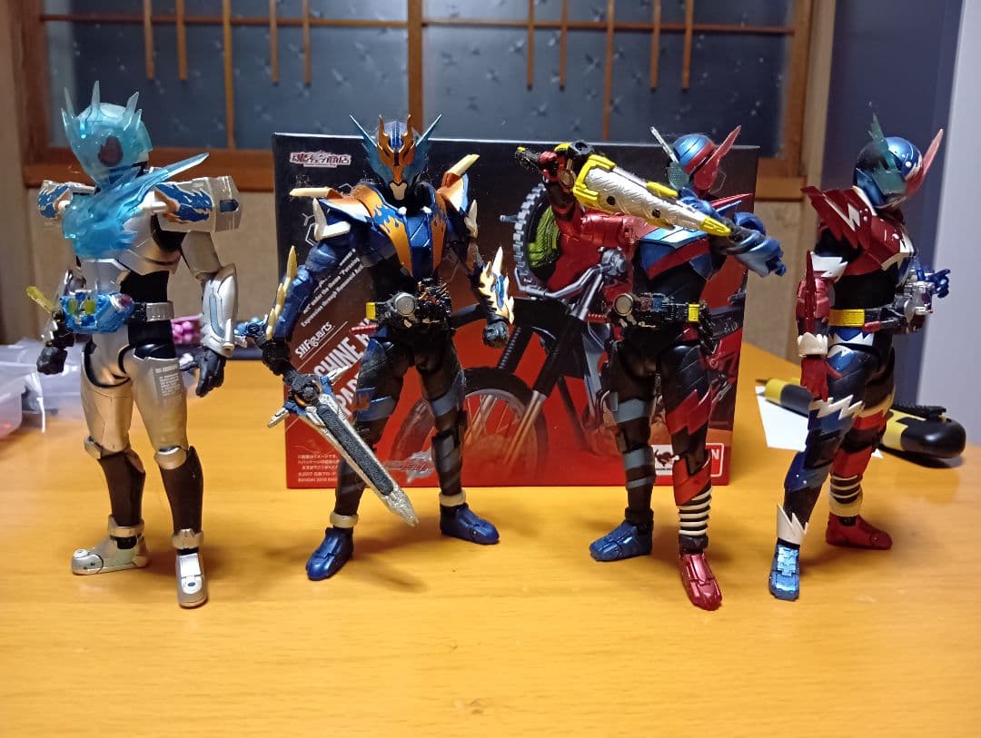 パーカー様ご購入予定ですSHF仮面ライダービルド５体セット＆バイク