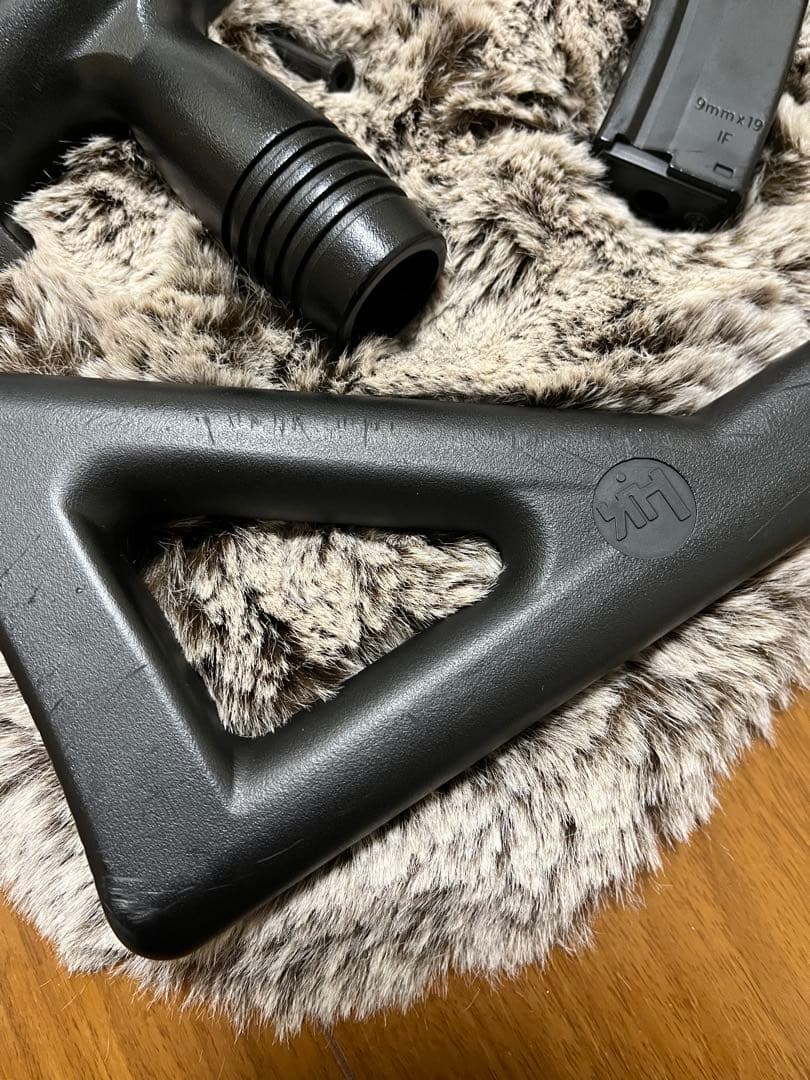 ジャンク品 東京マルイ MP5K A4 PDW電動ガン バッテリー2個付き