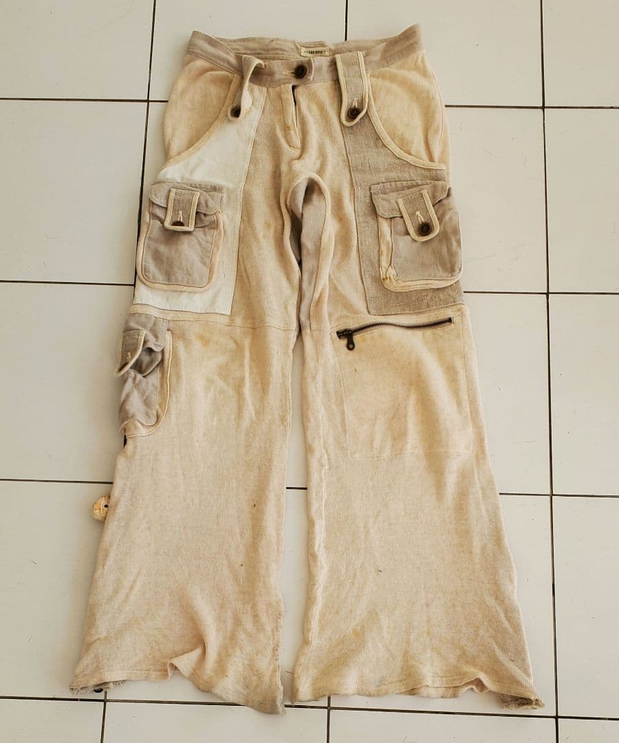 ベージュ カーゴパンツ 調整可能ウエスト