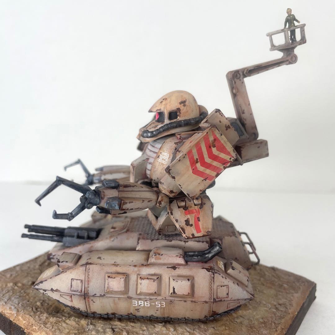 MSV ザクタンク 塗装完成品　ジオラマ台座付き