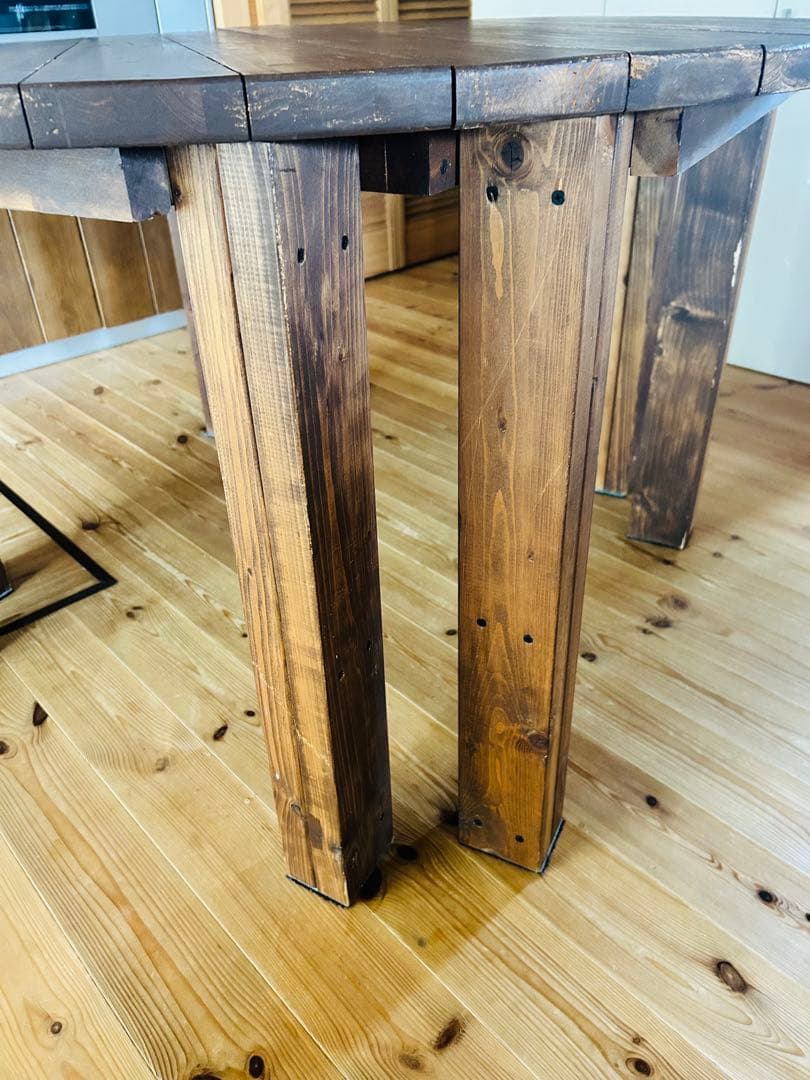 ダイニングテーブル　丸型　4人掛け　北欧風　古材　アンティーク　木製