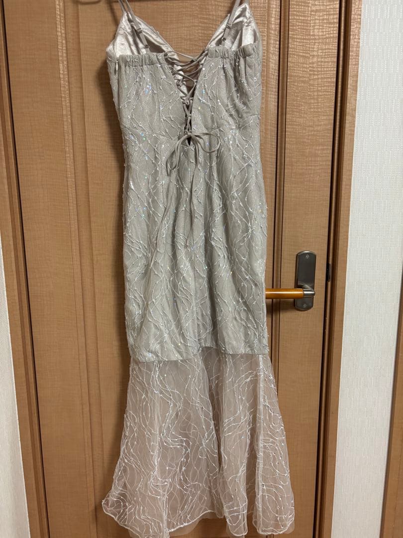 ゆ*い様 Robe de Fleurs Glossy ベージュホワイトドレス