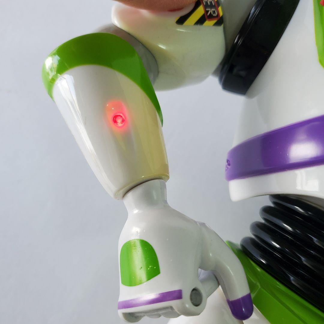 トイ・ストーリー リアルサイズトーキングフィギュア　バズ・ライトイヤー 人形