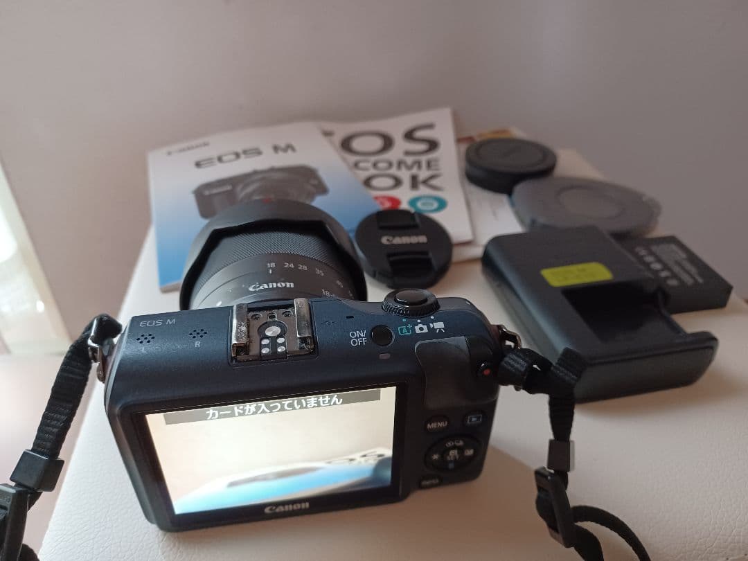 Canon EOS M ミラーレス一眼 カメラ　(ジャンク)