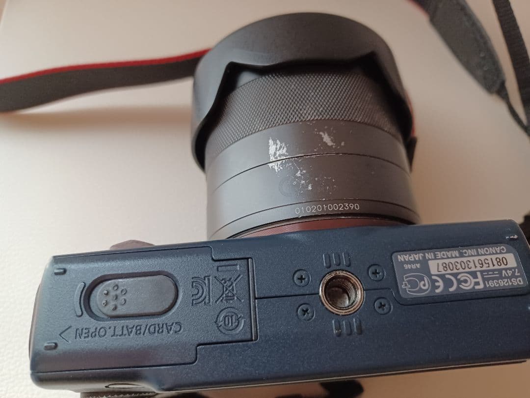 Canon EOS M ミラーレス一眼 カメラ　(ジャンク)