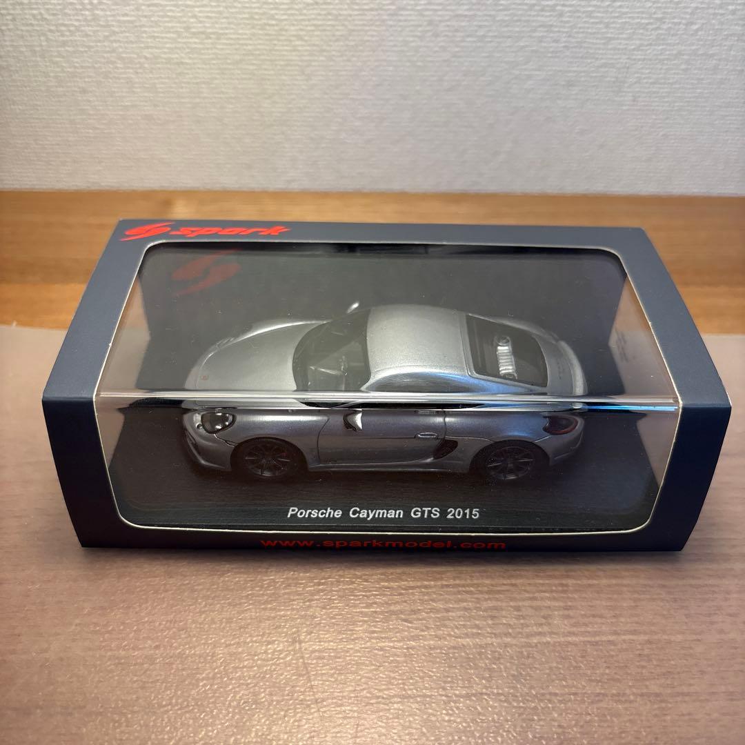 spark ポルシェ　ケイマン GTS 1/43 ミニカー シルバー
