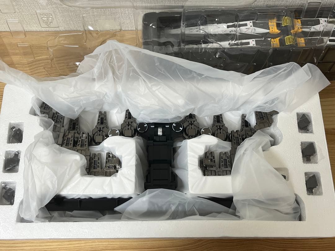 RX-93 νガンダム専用オプションパーツ フィン・ファンネル 解体匠機