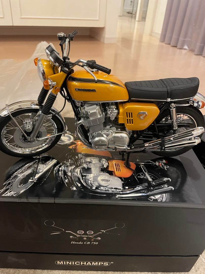 MINICHAMPS Honda CB 750 オレンジ 1/6