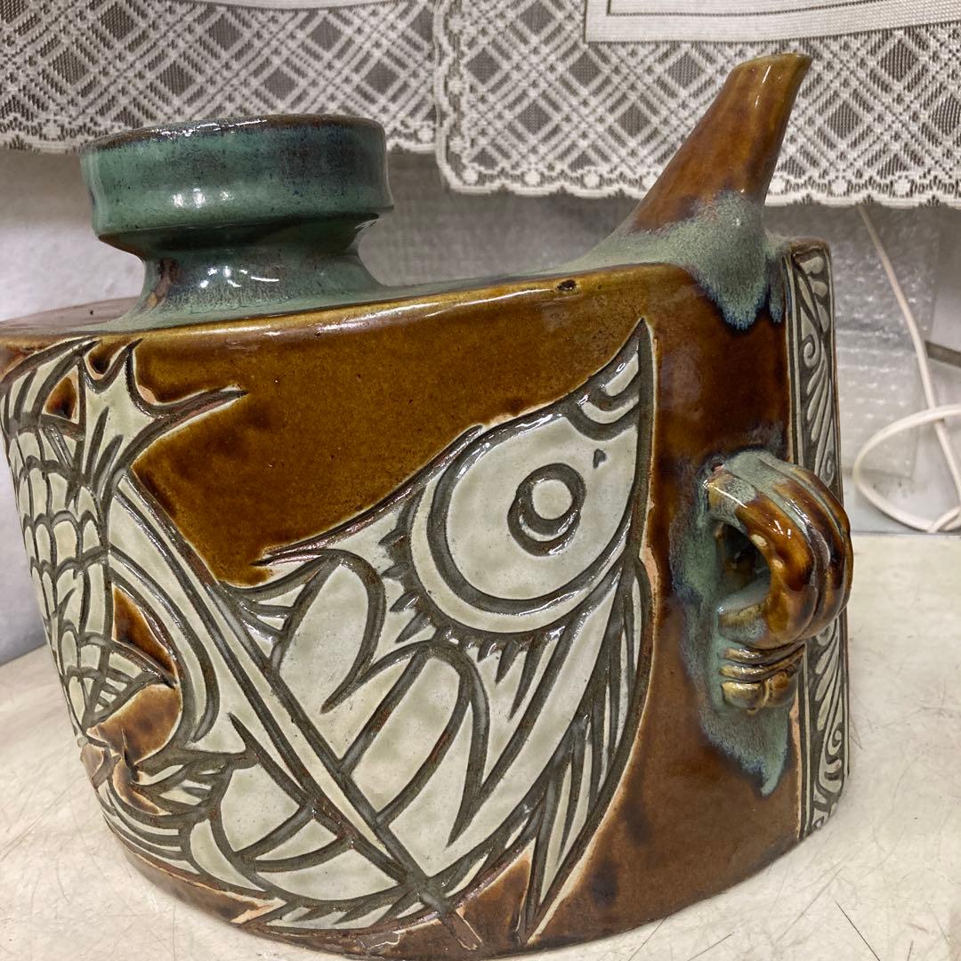 沖縄　大きな抱瓶　金城　宮城須美子　やちむん　壷屋焼　魚紋　花器　花入　飾り物