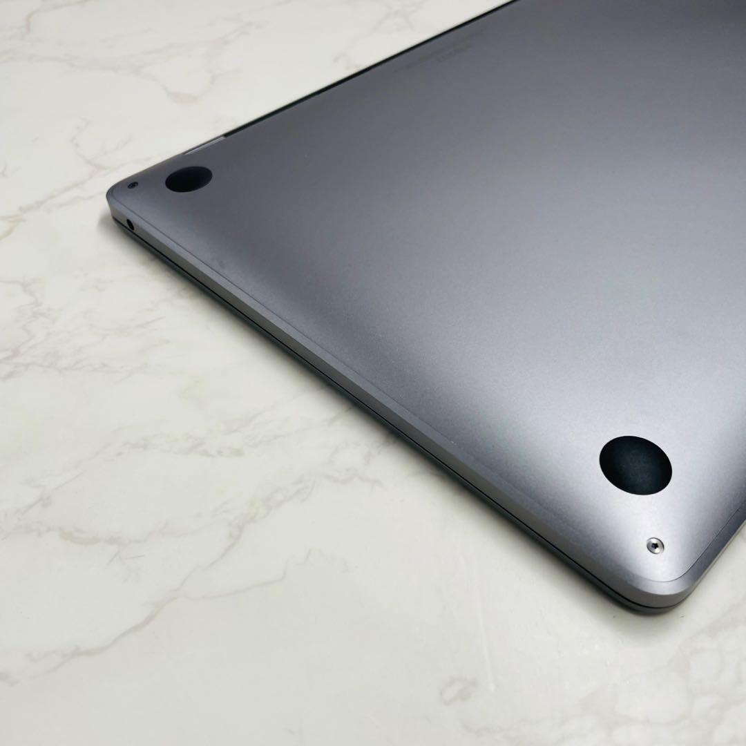 Macbook pro 13インチ M1 16GB 512GB 充放電55回