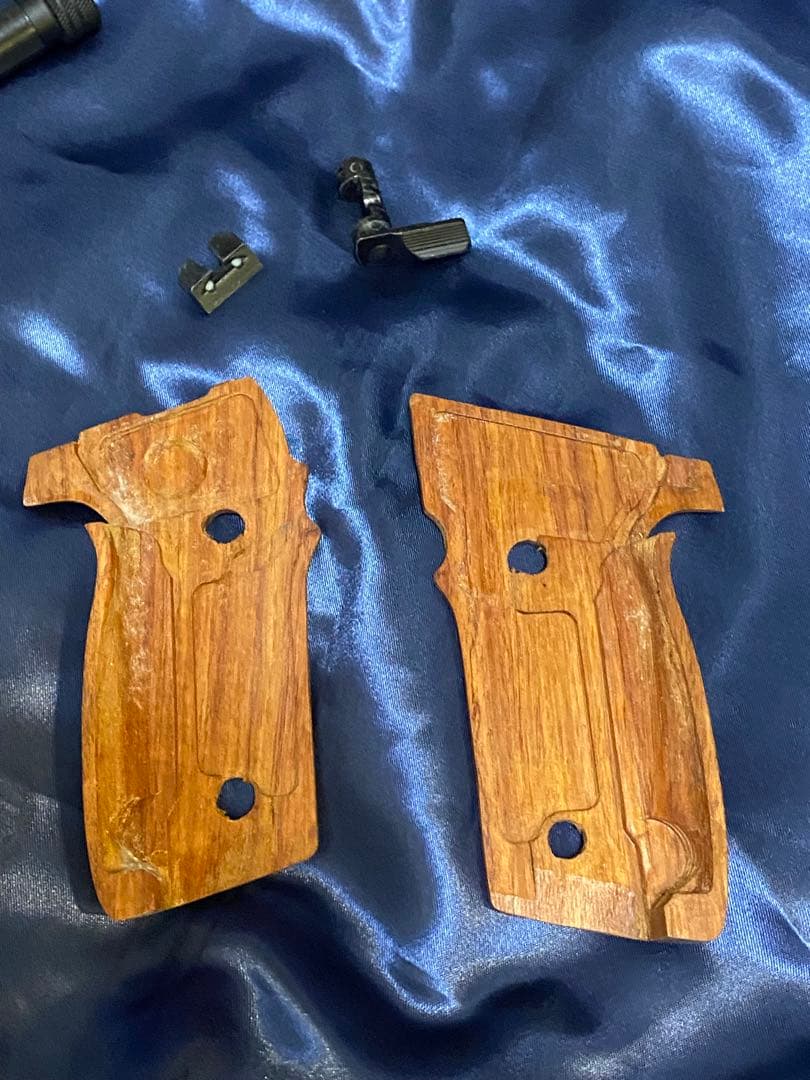 国内入手困難SIG P228・229（タナカ可） 木製グリップとタナカ純正バレル