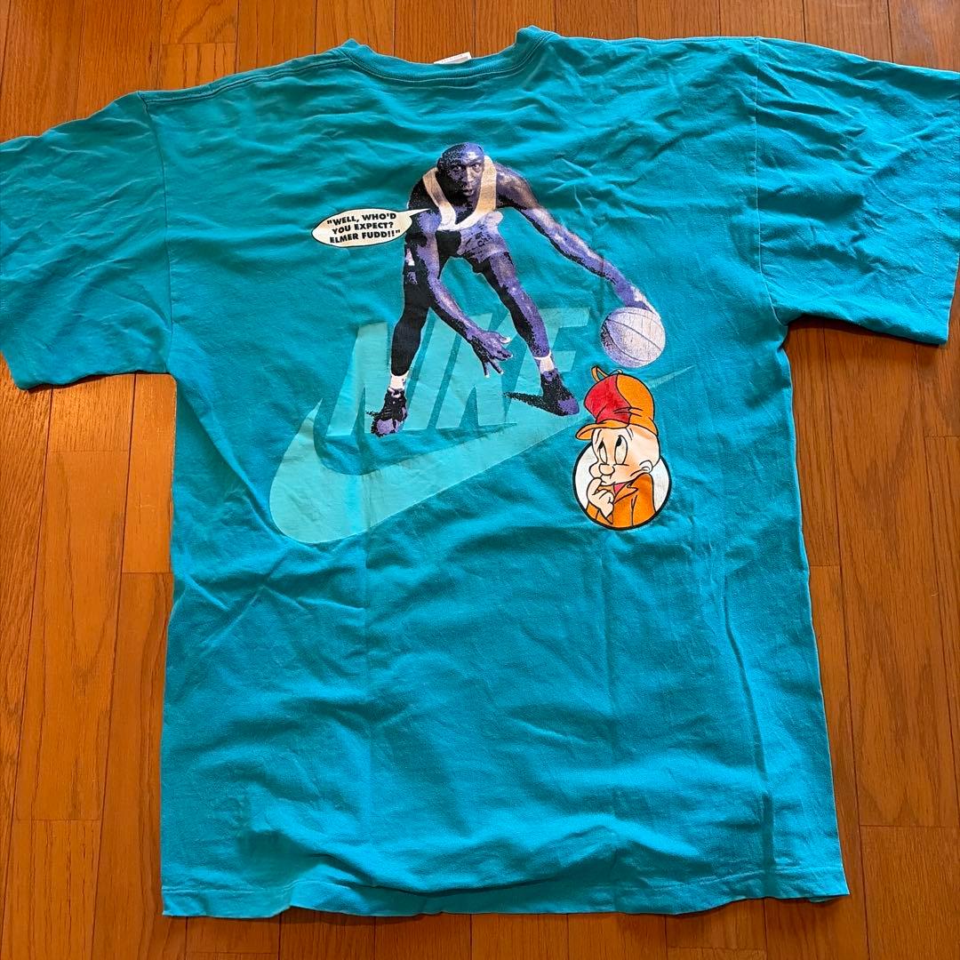 Bugs Bunny in 'HARE JORDAN' Tシャツ