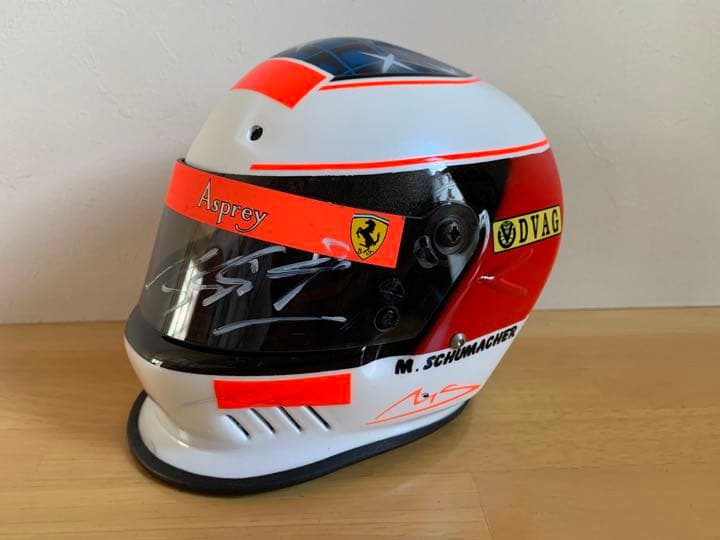 直筆サイン入り M.シューマッハ 1/2 ヘルメット 1996 BELL