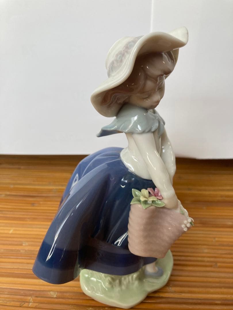 05222 リヤドロ　綺麗な花ばかり