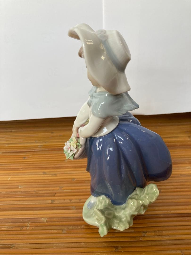 05222 リヤドロ　綺麗な花ばかり