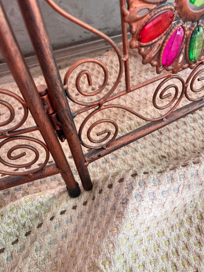 送料込み！3連　フラワーパーテーション　アクリル　ビーズ　カラフル　仕切り