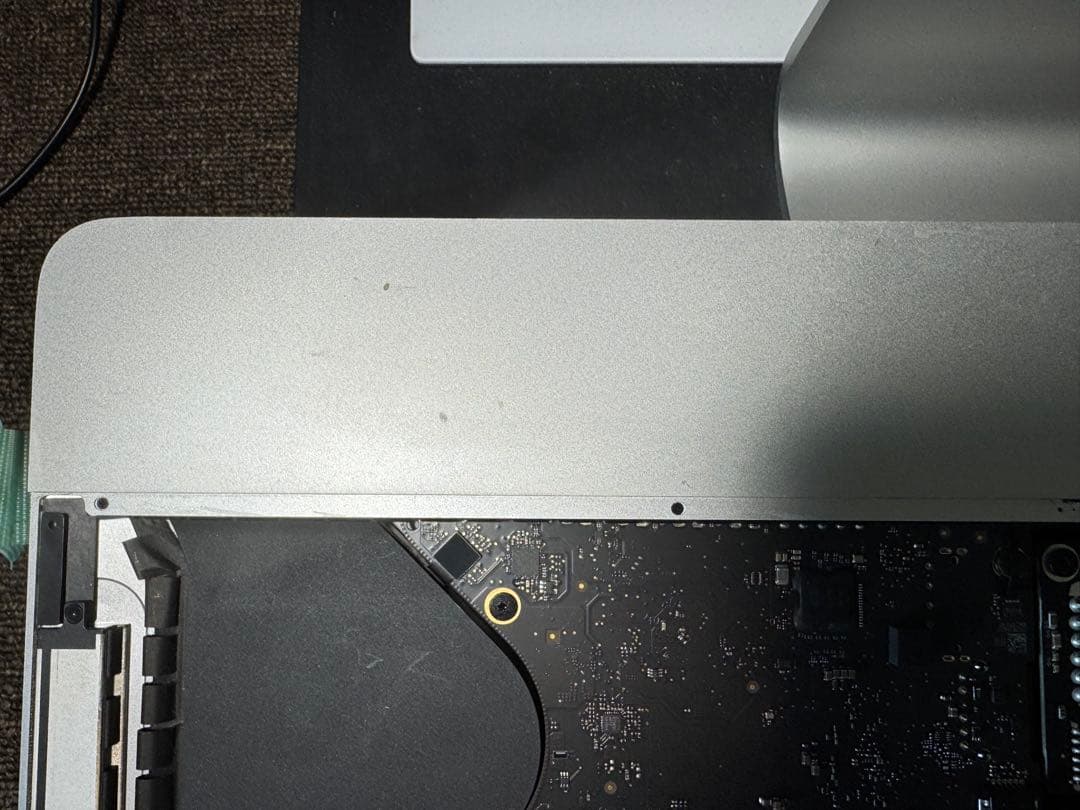 iMac 21.5インチ Retina 4K (2017)