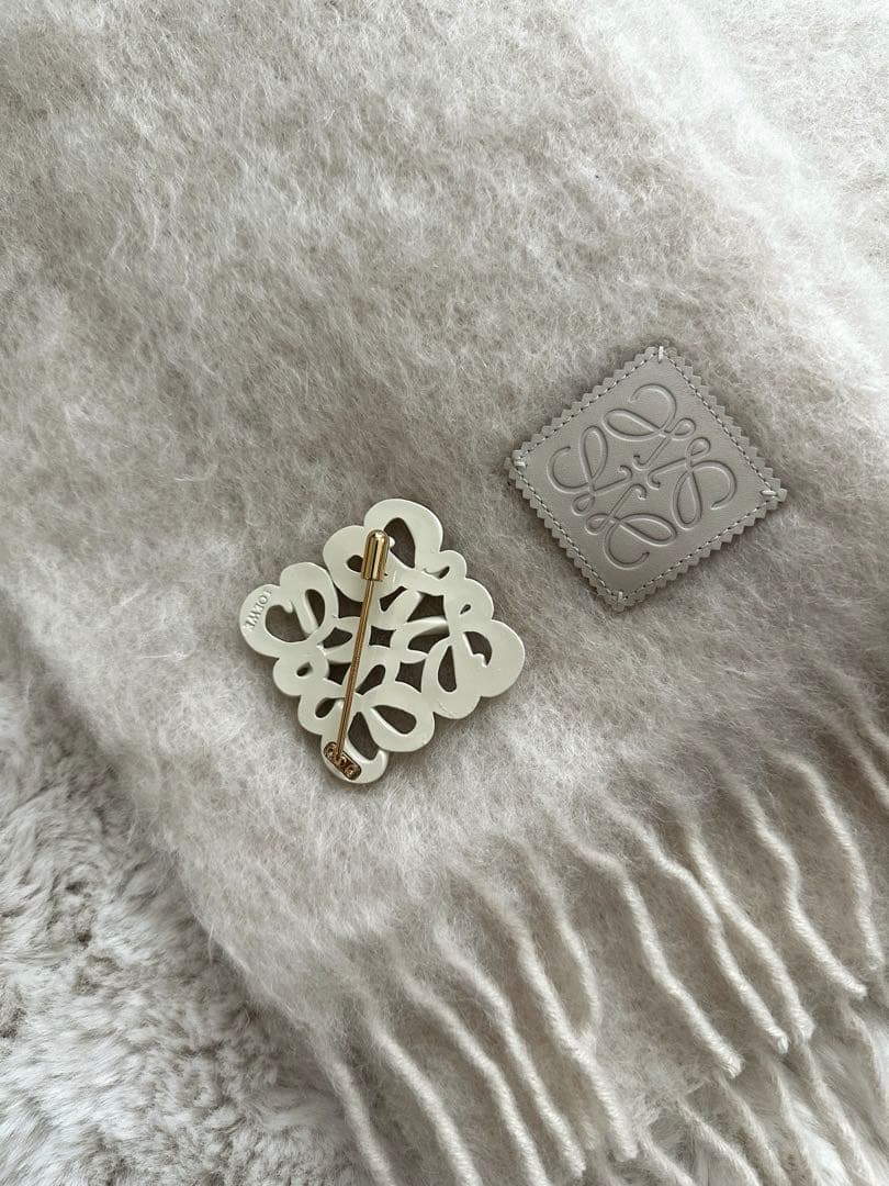 LOEWE ロエベ アナグラム モヘア マフラー ブローチ付き