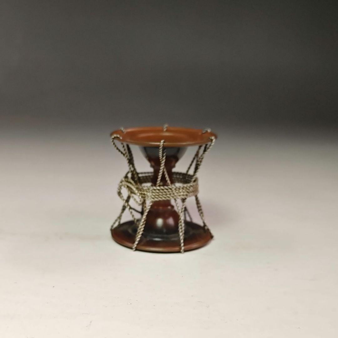 イ334 蓋置『彫金　井波慶州』『朱漆銀線紐鼓　蓋置　共箱』茶道具