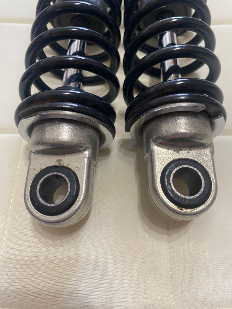 リアサスペンション 2本