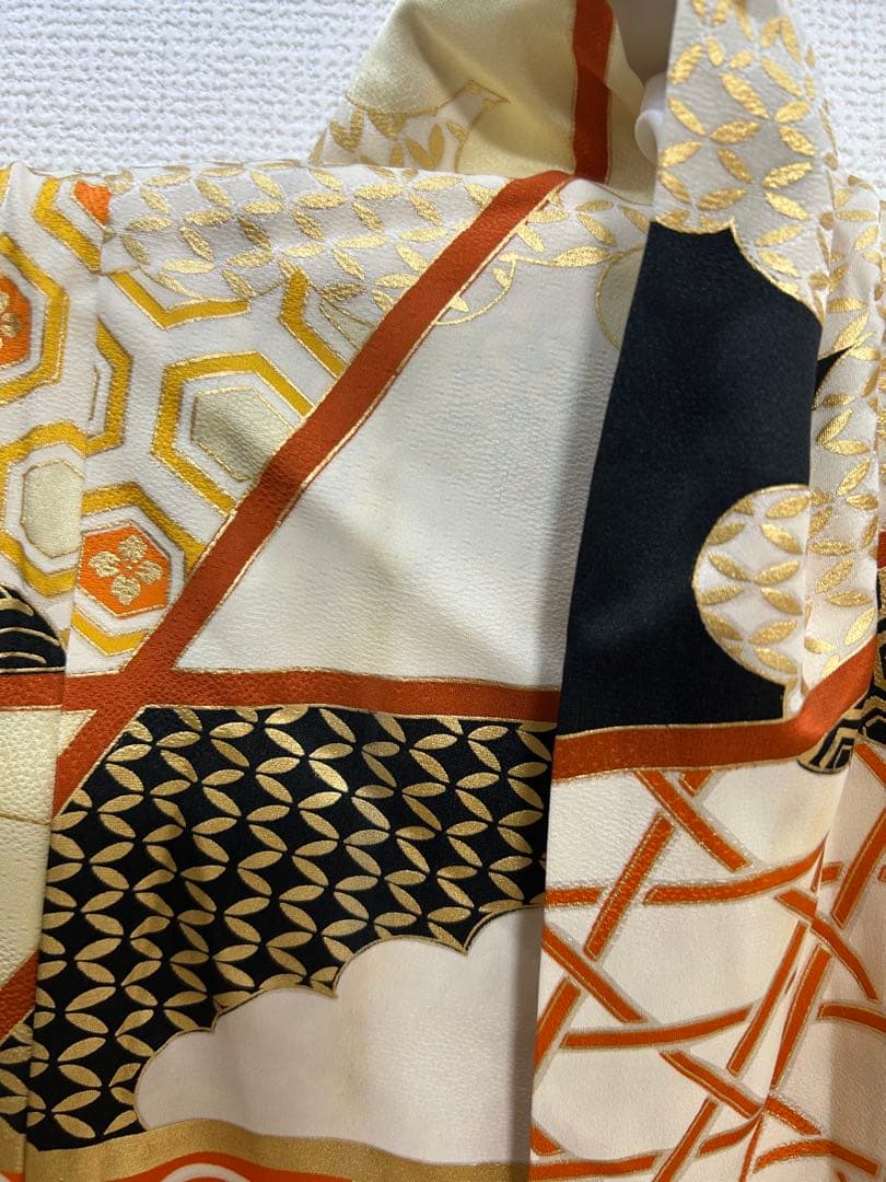 豪華振袖４点セット！！　本金　刺繍　花柄　１９８