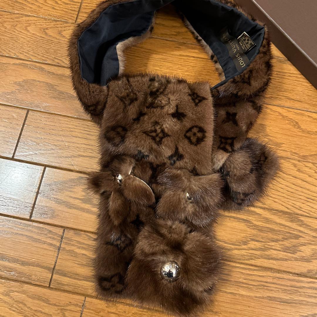 SALE‼️Louis Vuitton ミンクマフラー