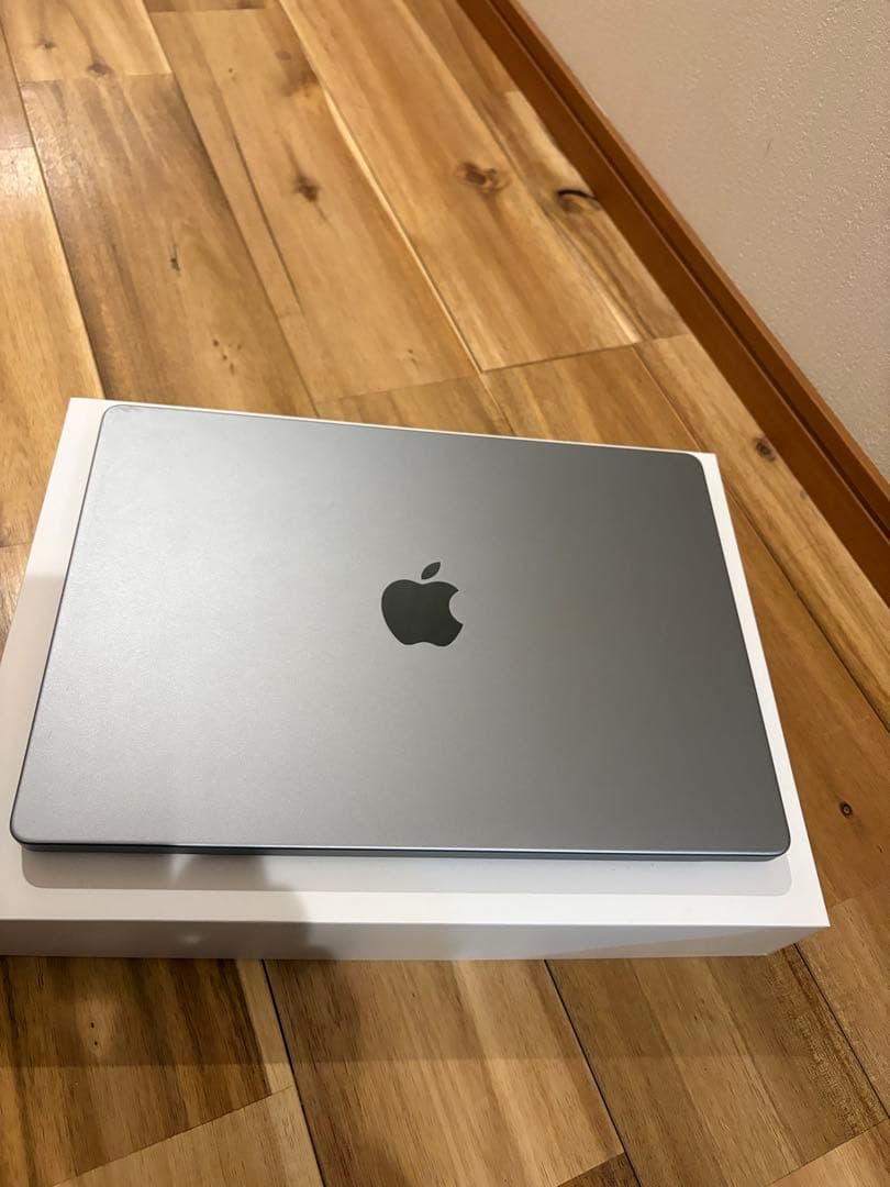 美品/MacBook pro/M2Pro/14インチ/SSD512GB/16GB