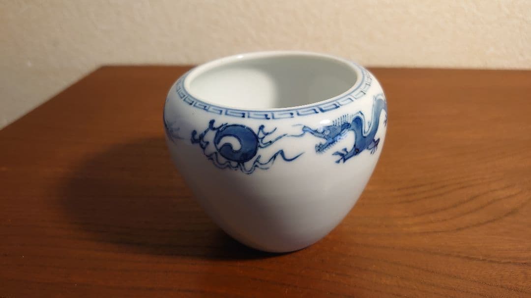 李朝　李朝白磁　白磁　白磁壺　香炉　アンティーク白磁　蔵出し　龍の図　１客