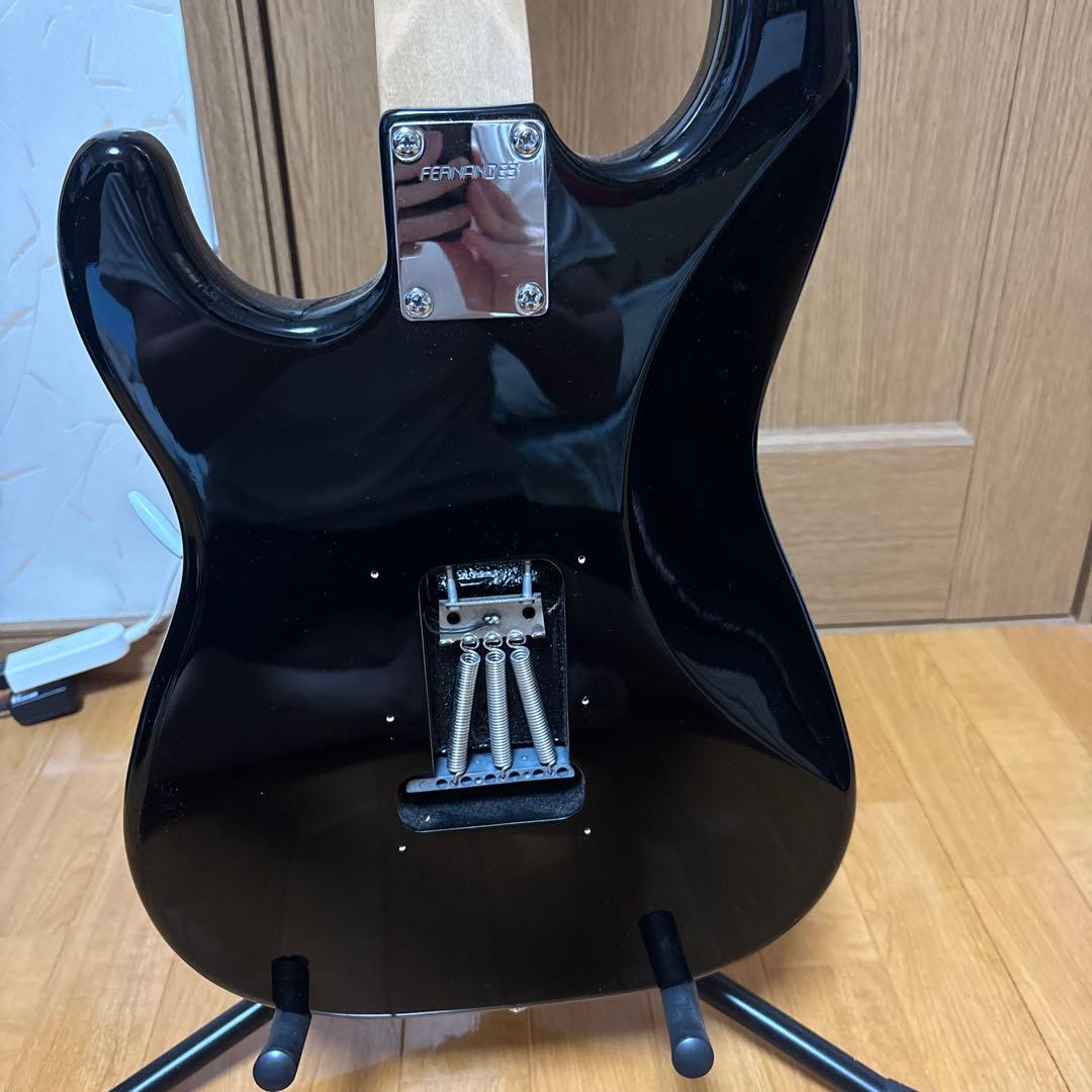 FERNANDES ストラトキャスタータイプ エレキギター SSHピックアップ