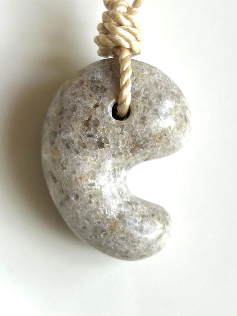 【霊石】宮崎ニニギ水晶　特大勾玉　精麻ネックレス☆証明書付