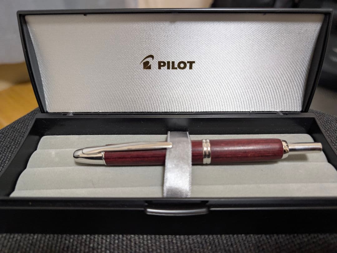 PILOT キャップレス 万年筆 木軸