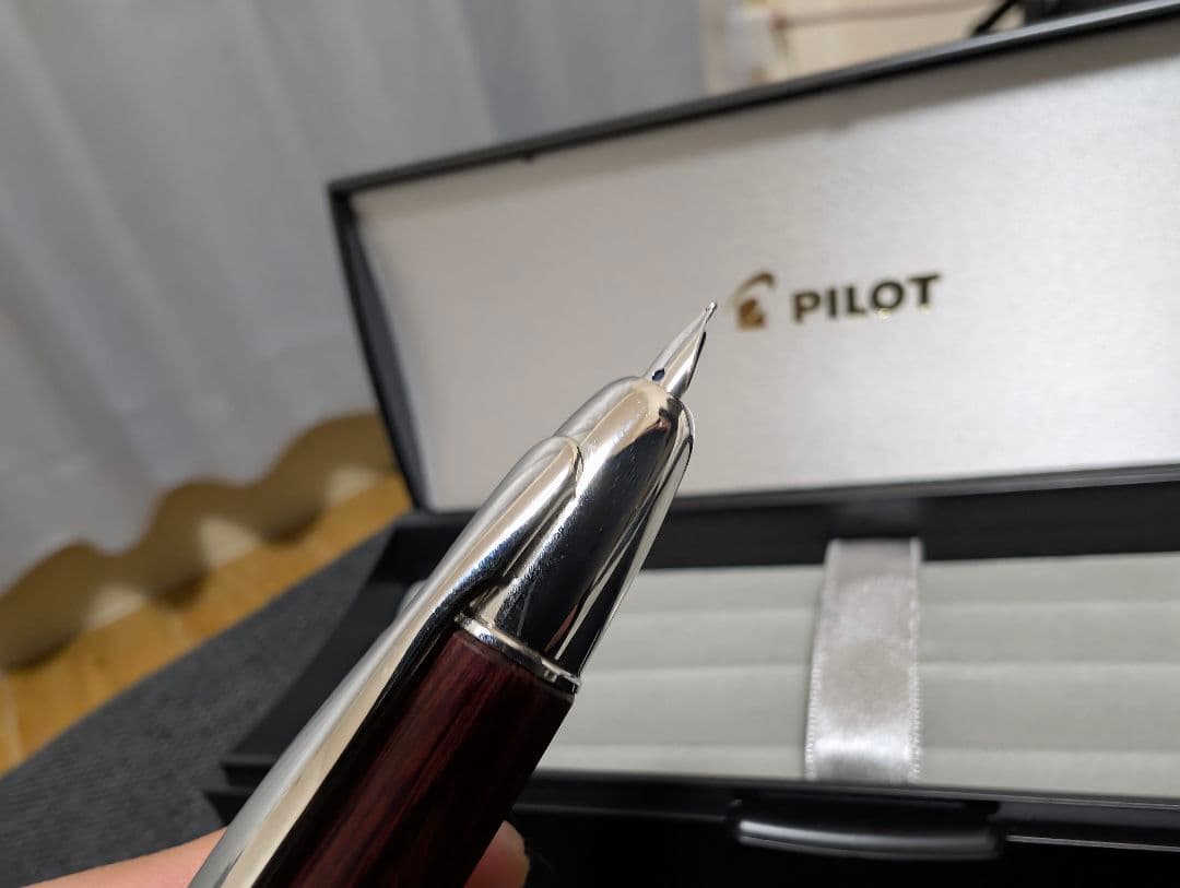 PILOT キャップレス 万年筆 木軸