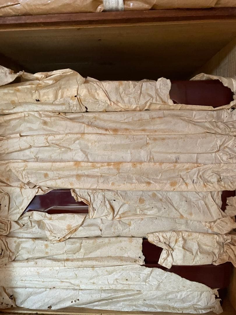 骨董品　希少　金箔装飾の黒漆塗り膳 収納箱付き　100年前