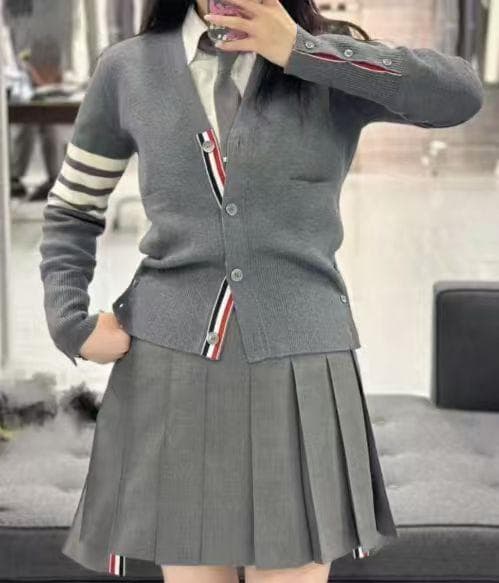 ♡✨希少 THOM BROWNE カシミヤ Vネック カーディガン グレー